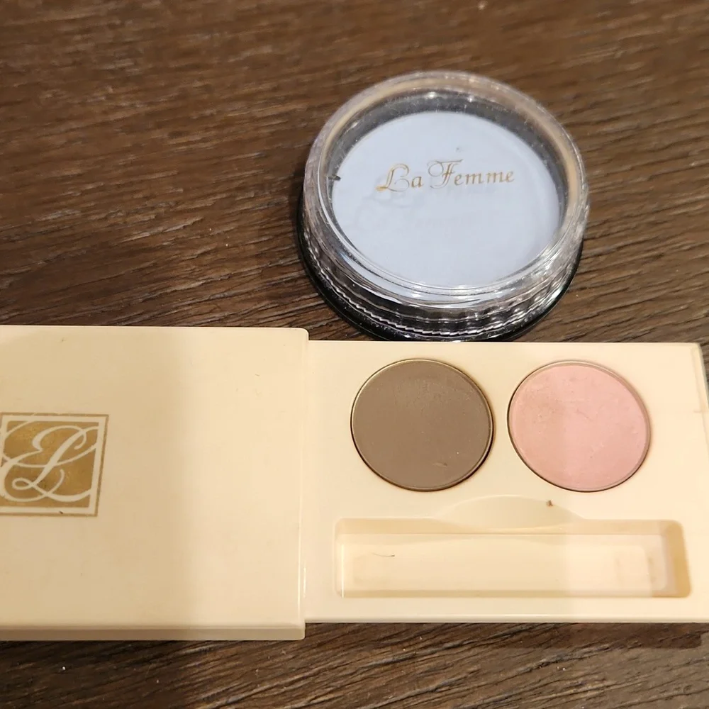 Bundle of Eye Shadows and Blush Pallets
